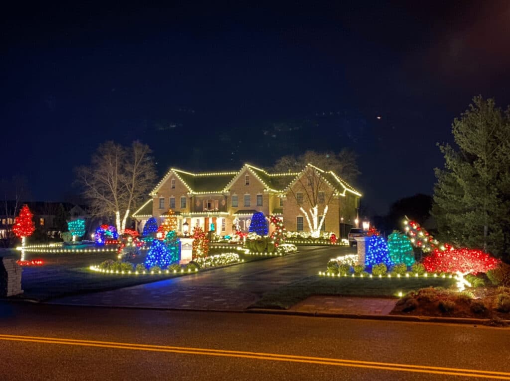 west windsor holiday light installers near me